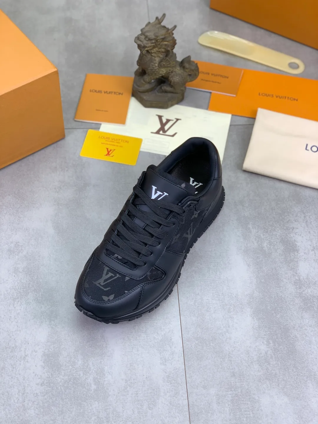 Men's men's shoes P680 new style 💶[LOUIS VUITTON] (original order) new style 🍀LV Louis Vuitton * - top version of LV classic trendy shoes! Use imported original cowhide and water-dyed cowhide lining. The latest original wear-resistant TPU combination outsole! High quality products! Multiple colors available, code number: 39-45 (46 customized)